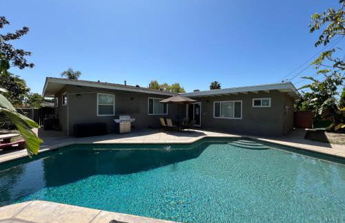 Gorgeous Pool Home 1/2 Mile Walk to Disney - Foto 24