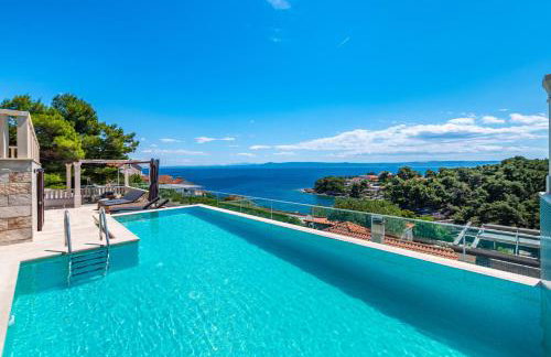 Villa Kadena - Luxury Seaside Villa with Private Heated Pool - Photo 70