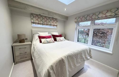 Modern 2 bed cabin with River Views - Photo 5