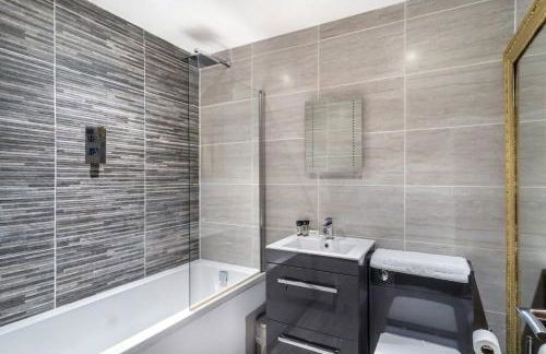 Central Liverpool 1 Bed Apartment w Balcony - Foto 5