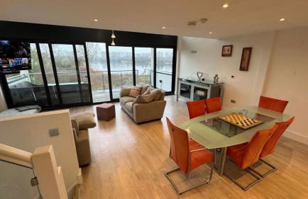 The Lake House - Photo 3