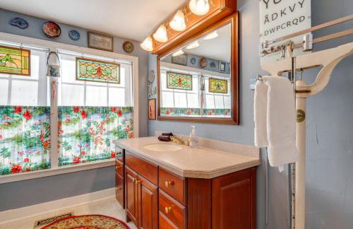 Hike, Sip and Explore! Blue Ridge Mtn Cabin with Porch - Foto 19