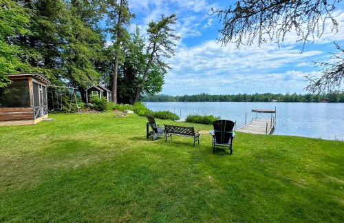 91WR Lake vibes and views at this waterfront home in the the White Mountains! Rest, relax, explore! - Foto 48