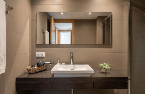 Apartamento con gran terraza delante del mar - Photo 18