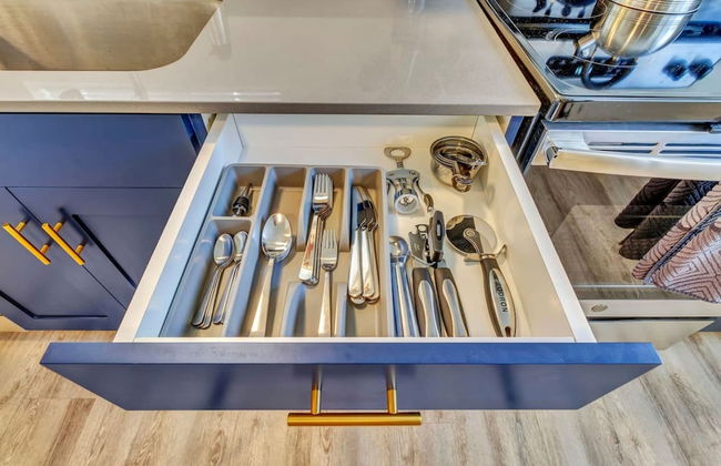 Convenient 2BR Apt w Covered Parking SLC - Foto 16