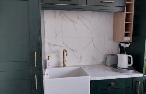 Historic Dover Stay with Stunning Castle View - Foto 8