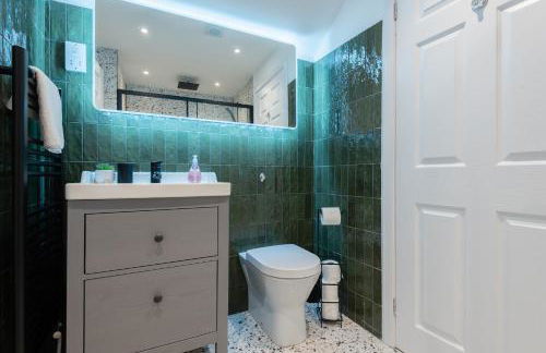 The Pinkish House - 4 bed home in the town centre - Foto 8