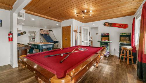 Family Fun Cabin - Mountain home with Game Room, Hot Tub and Lake Views! - Foto 2, Game Room