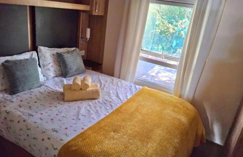 Cosy caravan in Billing Aquadrome - Photo 39