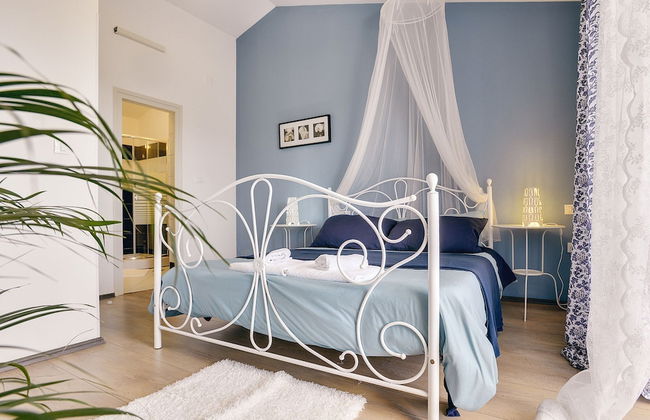 Superb Modern Villa With Pool, Large Fenced Yard Near the Beach - Foto 5