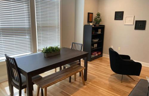 3BR Downtown with Private Garage-Walk to Mass Ave-Family Friendly - Foto 4