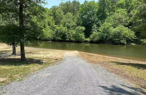 Brushy Creek Lodge - Riverfront, Hot Tub, Fire Pit - Foto 54