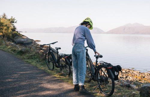 Forest Corner Luxury Home with Hot Tub - Foto 23