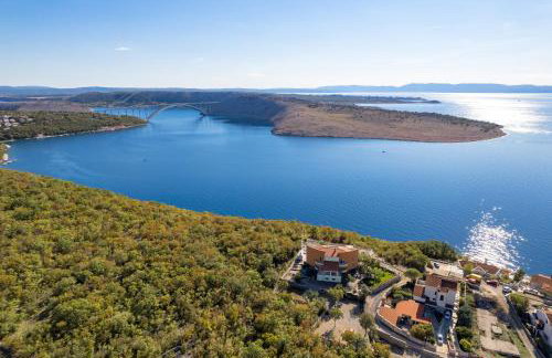 Luxury Villa Oštro with pool & Krk bridge view - Photo 46