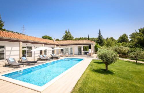 Villa Stella - heated pool, jacuzzi & sauna - Foto 50