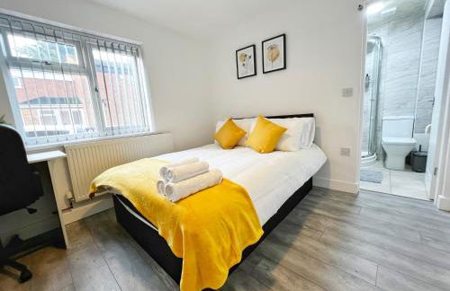 Selly Oak Near QE and UoB - 5 Bed Ensuite - Perfect for groups and contractors - Foto 1