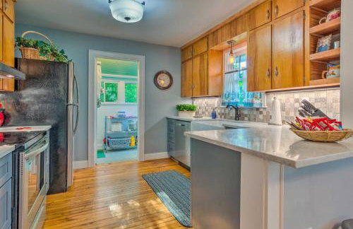 Restored Mars Hill Home on 1 Acre Walk to Town! - Foto 8