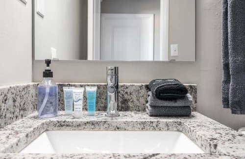 Spacious 2BR Apt on Mass Ave w Kitchen - Foto 27