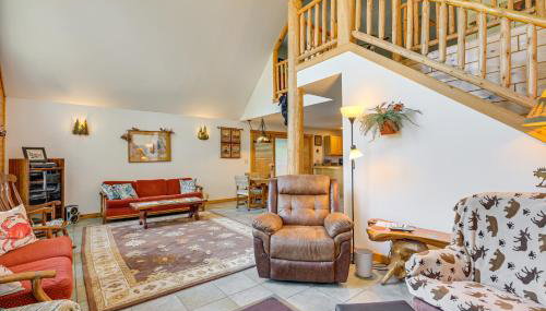 Near Beach Access Torch Lake Cabin Retreat! - Foto 5