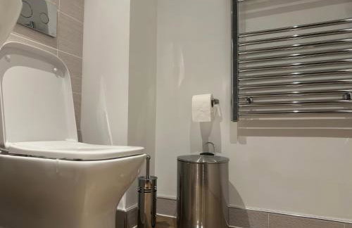 Cozy City Centre Apartment with Free Gym and Free Coffee - Photo 69