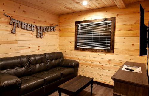 Fantastic Treehouse with Fire Pit and Hot-tub in Herod, Illinois - Foto 6