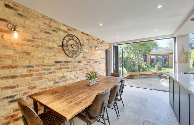 House - Sleeps 8 - Garden - Children's Play Area - Foto 22