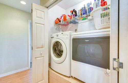 Intracoastal Views and Deck Surfside Beach Home - Foto 24