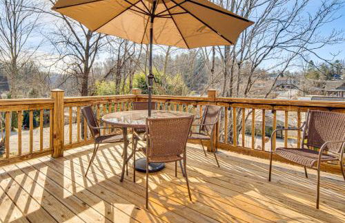 Private Hot Tub, Steps to Main St Saluda Retreat - Foto 35