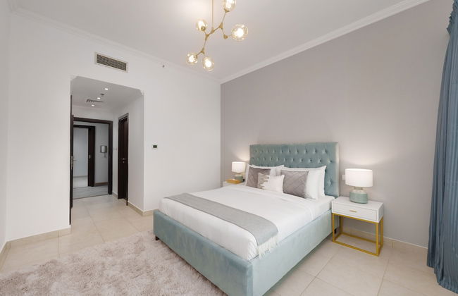 Maison Privee - Dreamy Apt with Jaw-Dropping Marina Views - Photo 4