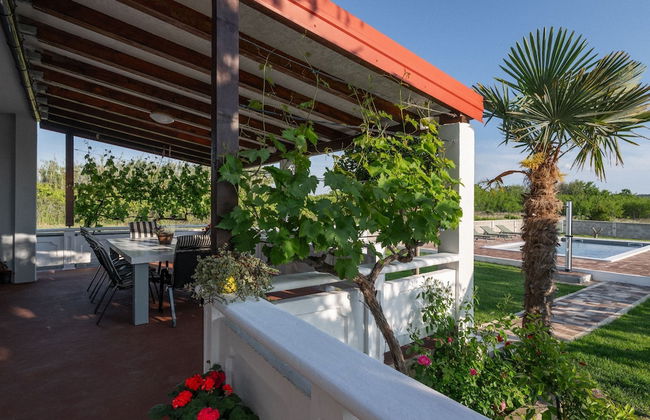 House Rose With Garden and Pool - Foto 28