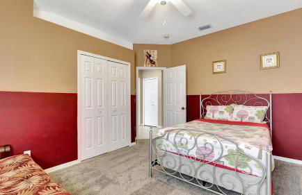 Valrico's Hidden Gem A Stunning 3-Bedroom Oasis Awaits! - Foto 37