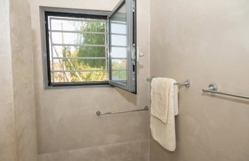 Beach Villa Next To The Waves! - Photo 27