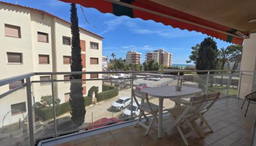 SPACIOUS FLAT WITH SEA VIEWS, FOR 8 PEOPLE WITH 3 BEDROOMS, 2 BATHROOMS and WIFI, NEXT TO THE BEACH!! - Foto 2