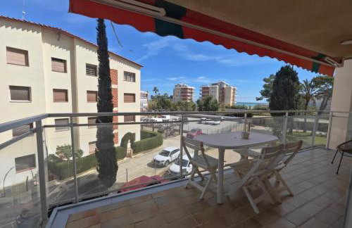 SPACIOUS FLAT WITH SEA VIEWS, FOR 8 PEOPLE WITH 3 BEDROOMS, 2 BATHROOMS and NEXT TO THE BEACH!! - Foto 2