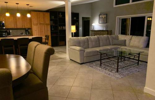 Lakefront Home Where You Can Retreat and Relax - Foto 3