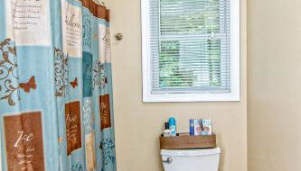 Cabin by the Creek with private creek access - Foto 5