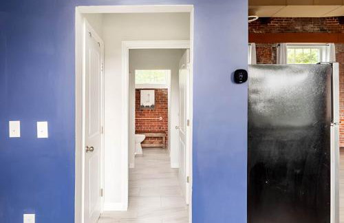 Jennifer's Historic Riverfront Loft City Views - Foto 31