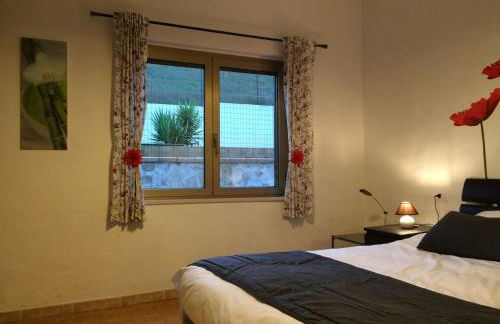 Hillside Escape with Pool - Foto 13