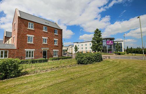 Premium 4 large double bed townhouse in Bicester, next to Bicester Village - Foto 34