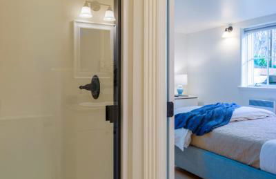 Walk to Town, Beach, Modern, Gourmet Kitchen, EV - Foto 35