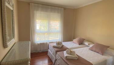 Las Adelfas - Photo 5, towels, wardrobe