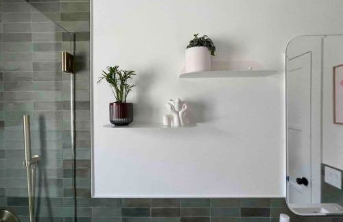 Huge Updated Spanish Apt - Steps to Beach & Bay! - Foto 25