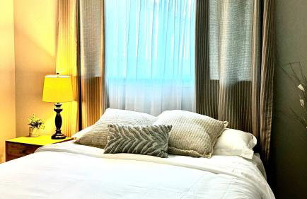 Stylish 4BR Retreat in Cypress - King Bed -Fireplace -Outdoor Patio - TVs in 4 Rooms - Foto 33