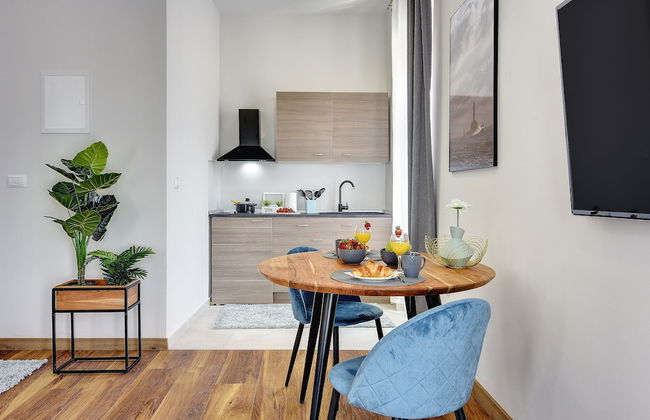 D&A Central Luxury Apartments - Photo 17