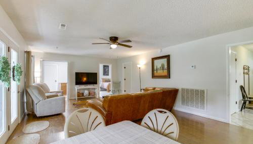 7 Mi to Tennessee River Home with Patio in Florence - Foto 3