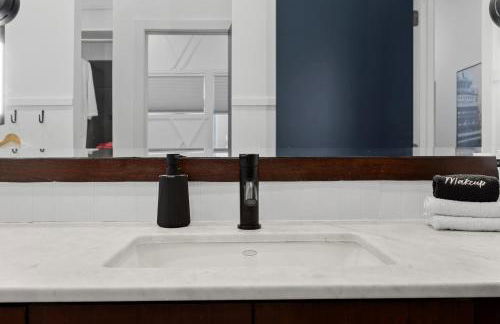 Urban Bourbon Escape - Downtown Louisville Getaway - Foto 47