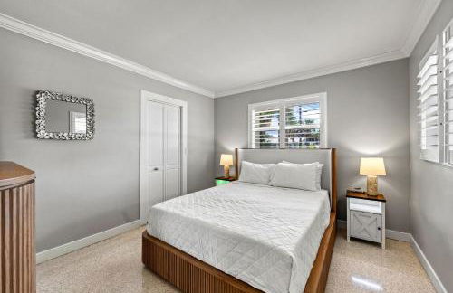 Siesta Key Waterfront Oasis - Heated Pool, Dock, Walk to Village & Beach - Photo 34