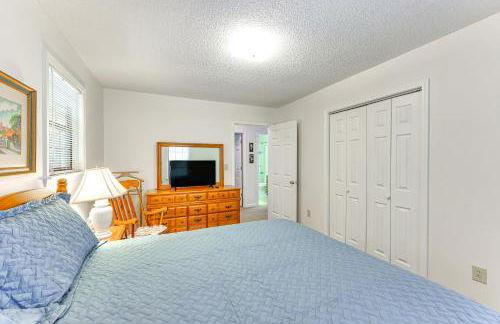 Waterfront Wheeler Lake Home with Furnished Deck - Photo 10