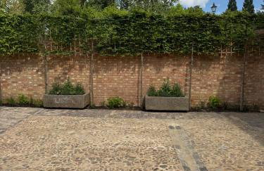 The Menagerie - Photo 9