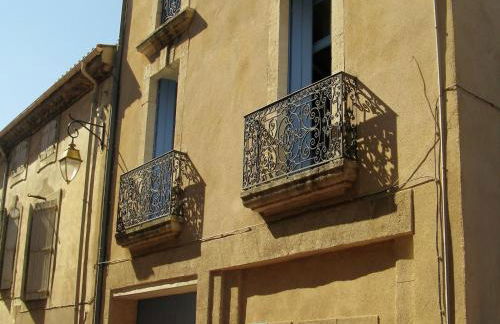 Old wine storehouse with terrace and garden - Foto 13